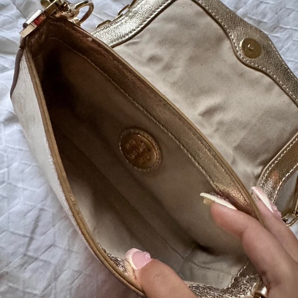Tory Burch Gold Chain Leather Crossbody Bag - Picture 4 of 5